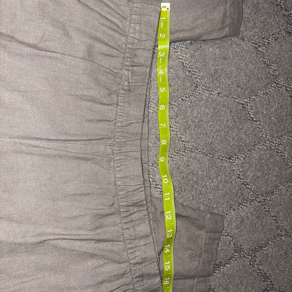 Old Navy gray linen style capri pants